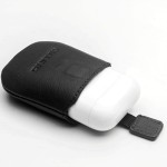 QIALINO Skórzane Etui Pokrowiec do AirPods czarne