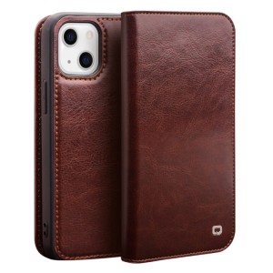 QIALINO Eleganckie Skórzane Etui do iPhone 14 brązowe