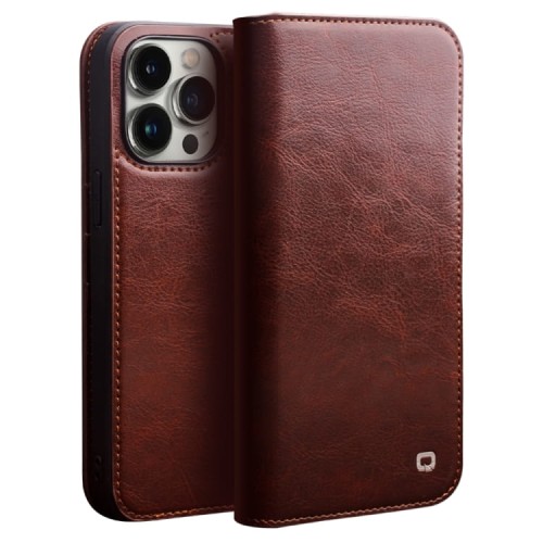 QIALINO Eleganckie Skórzane Etui do iPhone 14 Pro brązowe