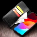 QIALINO Eleganckie Skórzane Etui do iPhone 15 Pro czarne
