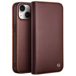 QIALINO Eleganckie Matowe Skórzane Etui do iPhone 15 Plus brązowe