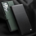 QIALINO Eleganckie Matowe Skórzane Etui do Samsung Galaxy S22 Ultra czarne