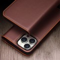 QIALINO Eleganckie Skórzane Matowe Etui do iPhone 15 Pro Max brązowe