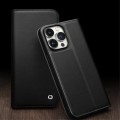 QIALINO Eleganckie Skórzane Matowe Etui do iPhone 15 Pro Max czarne