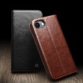QIALINO Eleganckie Skórzane Etui Pokrowiec do iPhone 16e brązowe
