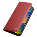 QIALINO Eleganckie Matowe Skórzane Etui do iPhone 17 czerwone